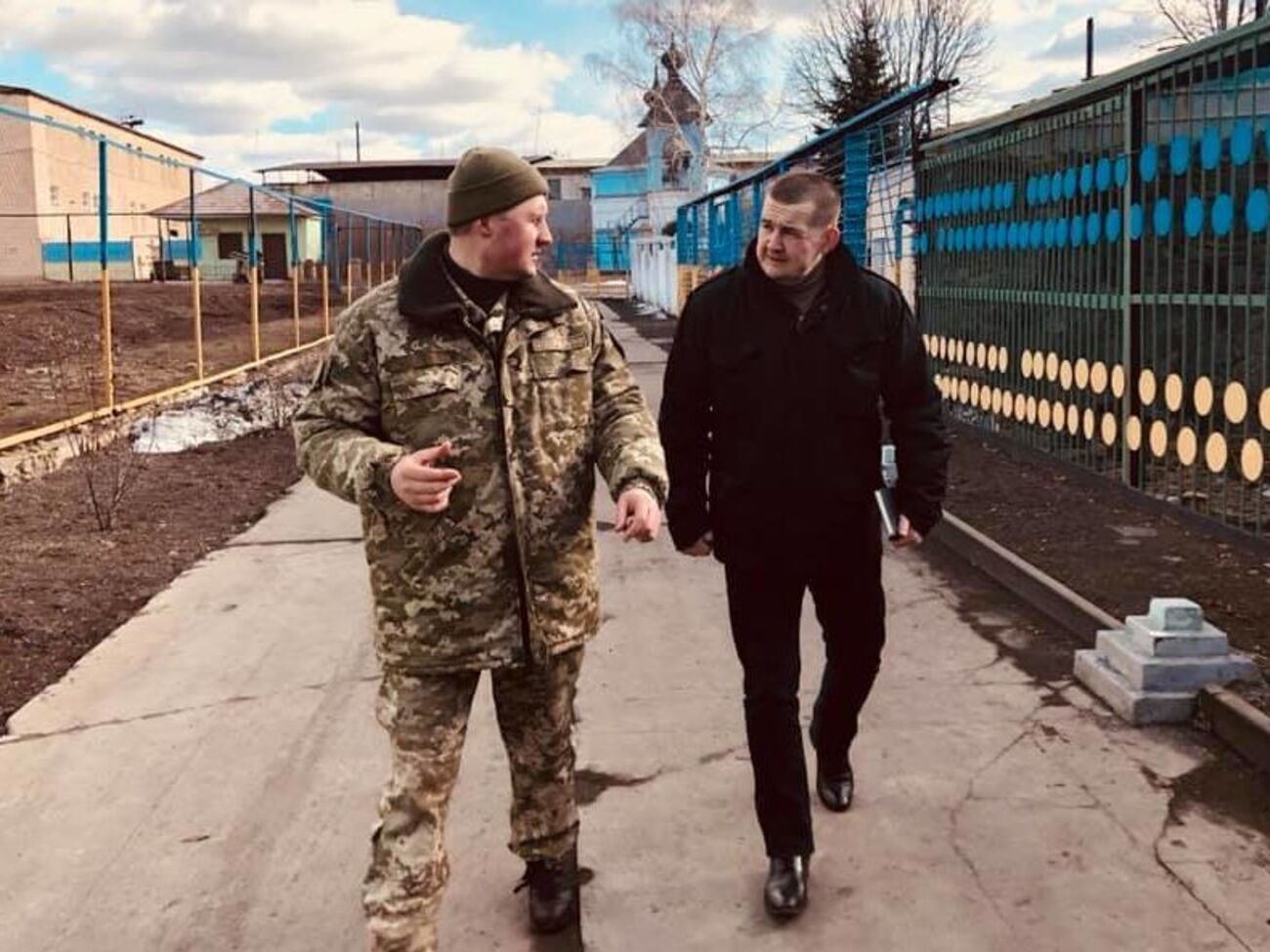 Лисянський (праворуч): Після травневих свят активно почнуть видачу цих паспортів, усе це прогнозовано, вони до цього готувалися