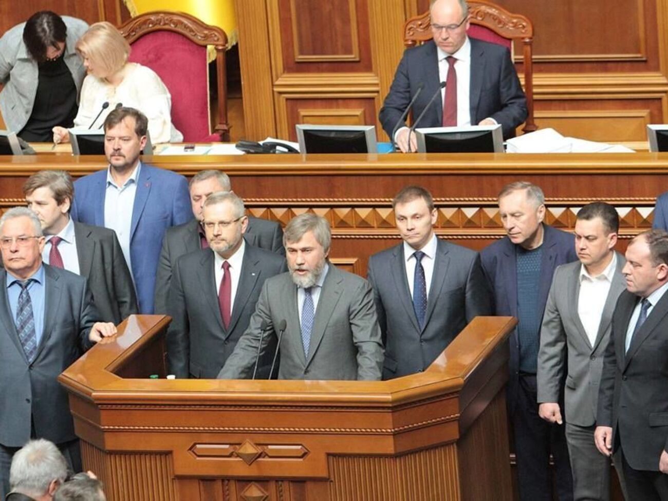 Политики заявили о грубых нарушениях норм ст. 37 закона Украины о регламенте ВР и ст. 84 Конституции Украины