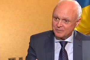 Апаршин считает, что зарплаты военных нужно поднять за счет имущества Минобороны