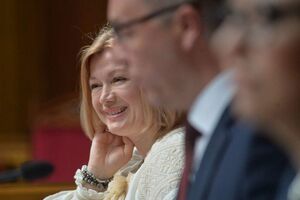 Геращенко рассчитывает, что спикер сможет в ближайшее время подписать языковой закон