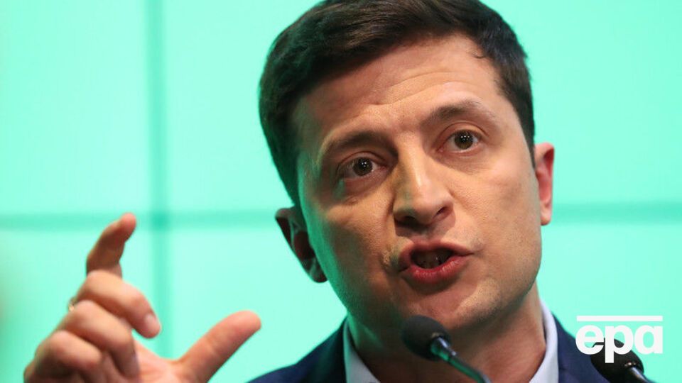 По данным обработки электронных протоколов, Зеленский побеждает на выборах президента Украины