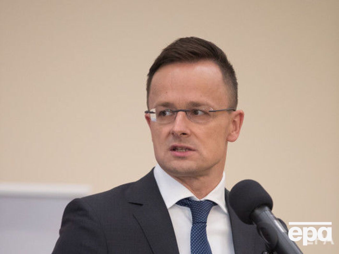 Сийярто подверг критике украинский языковой закон