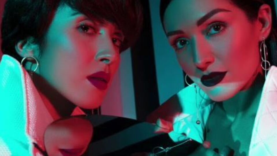 The Alibi Sisters: В тобі я, в мені ти розлилися ріками, випали ливнями