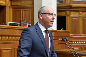 Парубий: Я неотложно подпишу закон об украинском языке