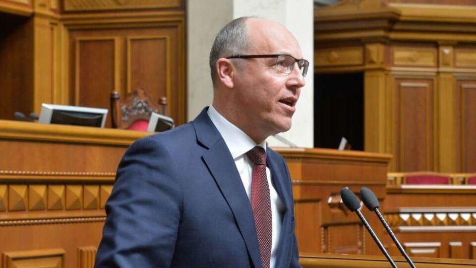 Парубий: Я неотложно подпишу закон об украинском языке