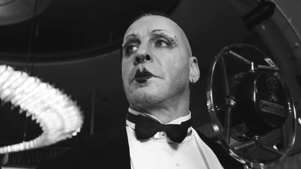 Линдеманн появился в клоунском гриме