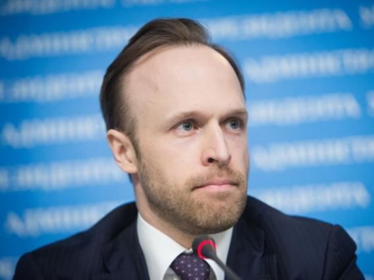 Активисты заявляют, что Филатов неоднократно вмешивался в работу судебной системы, продвигая своих кандидатов в Верховный и Высший антикоррупционный суды