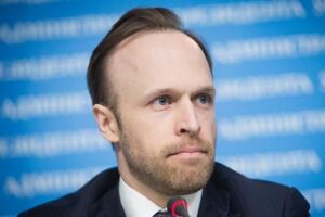 Активисты заявляют, что Филатов неоднократно вмешивался в работу судебной системы, продвигая своих кандидатов в Верховный и Высший антикоррупционный суды