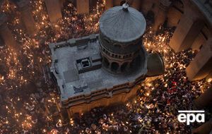 Благодатний вогонь традиційно сходить у день, що передує Великодній неділі