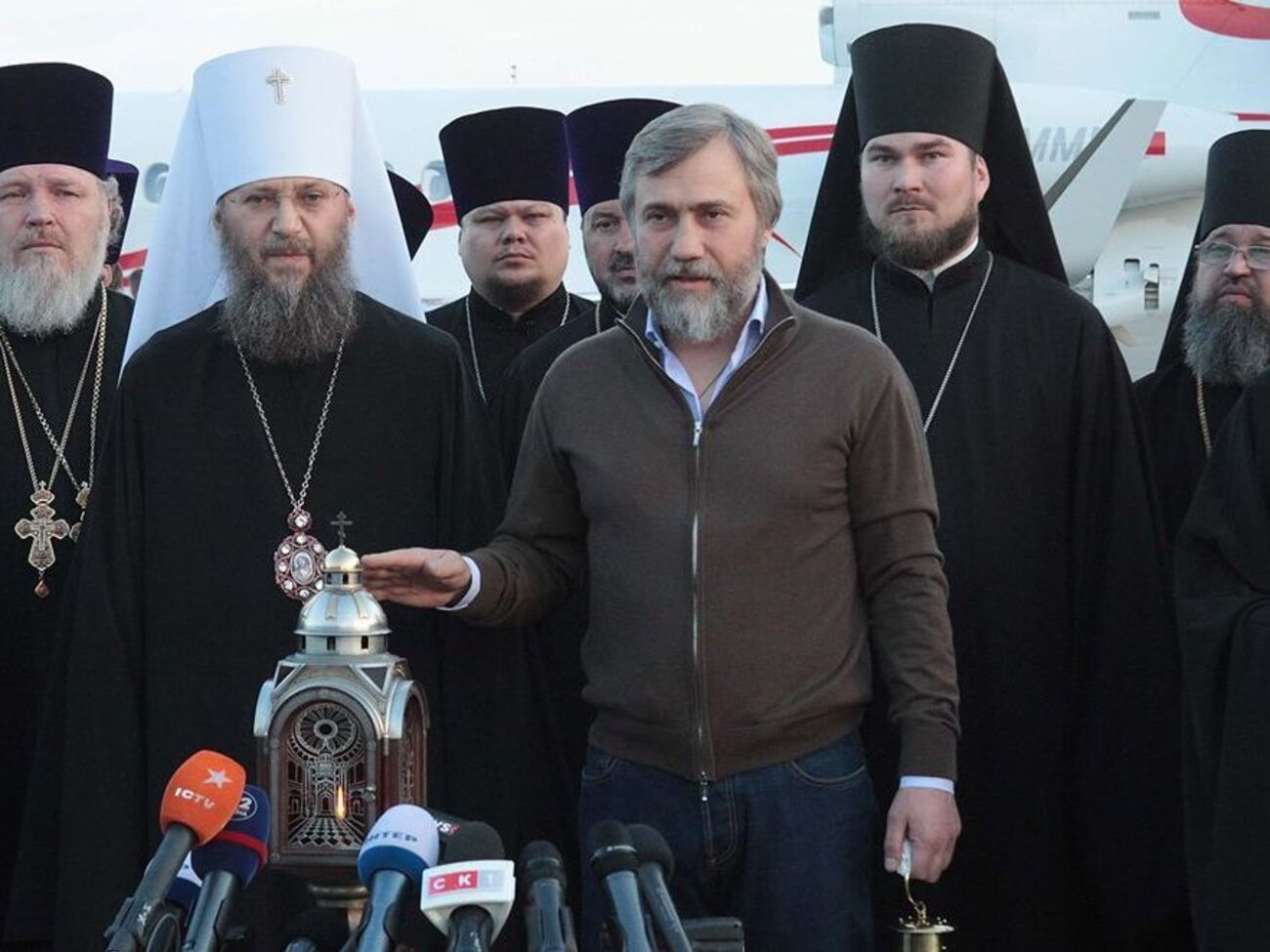 Новинський і делегація УПЦ МП прибули в Бориспіль із Єрусалима