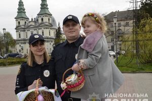 Нацполіція: Великодні богослужіння в Україні відбулися спокійно. Фоторепортаж