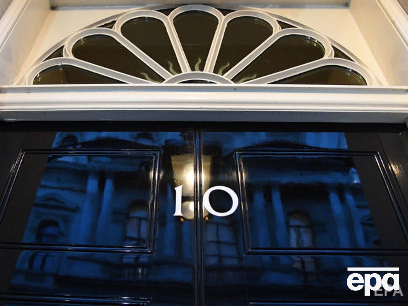 Британские министры хотят максимально ограничить влияние России и Китая в Великобритании