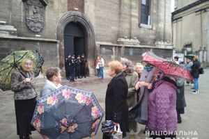 Правоохоронці обстежили сім храмів