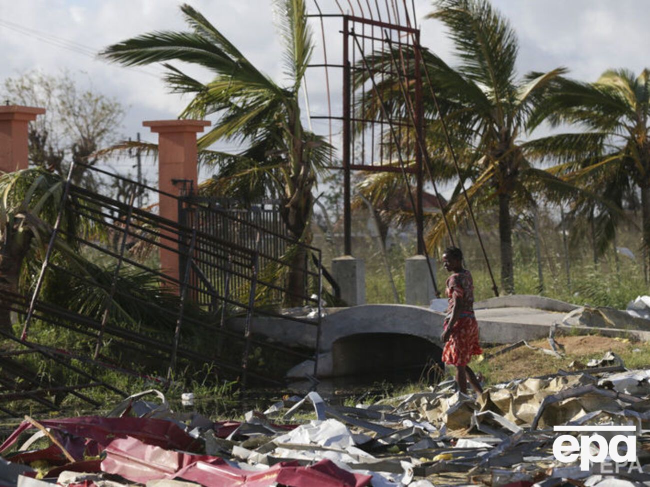 Шторм "Кеннет" повредил около 35 тыс. строений
