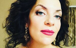 Холоденко: Мой папа отправил меня в музыкальную школу (в класс игры на бандуре) еще во времена СССР. Это было немодно