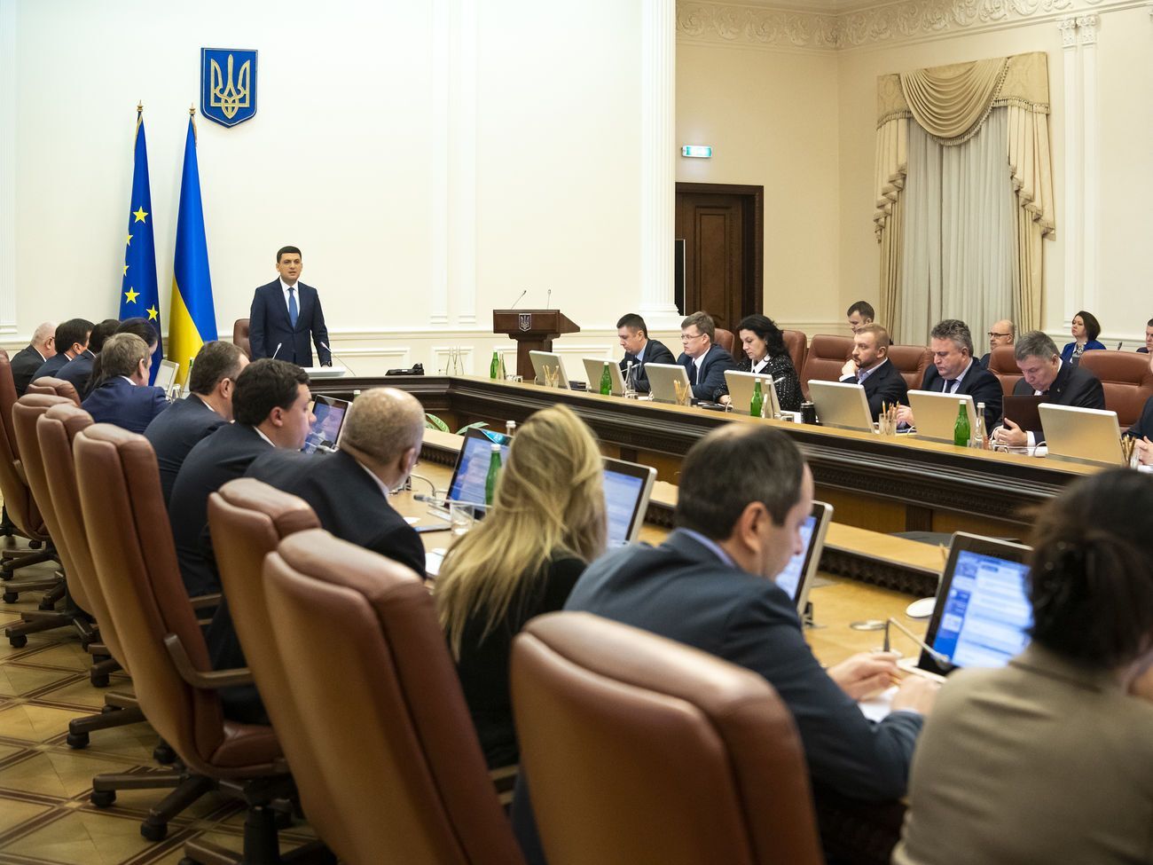 Кабмин поддержал&nbsp;расширение государственного регулирования цен на основные лекарства из Национального перечня