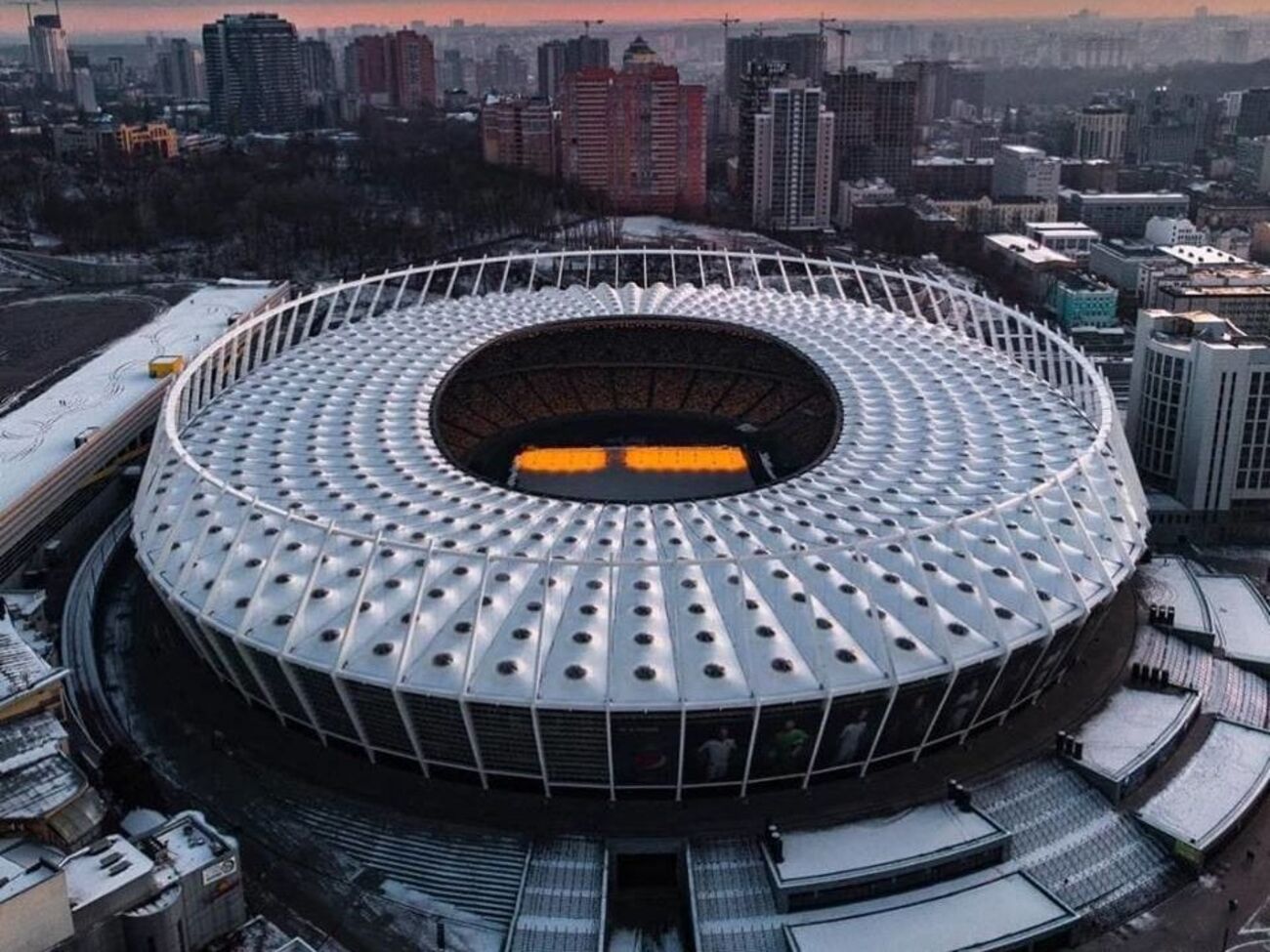 Дебатів на стадіоні на президентських виборах ще не проводили