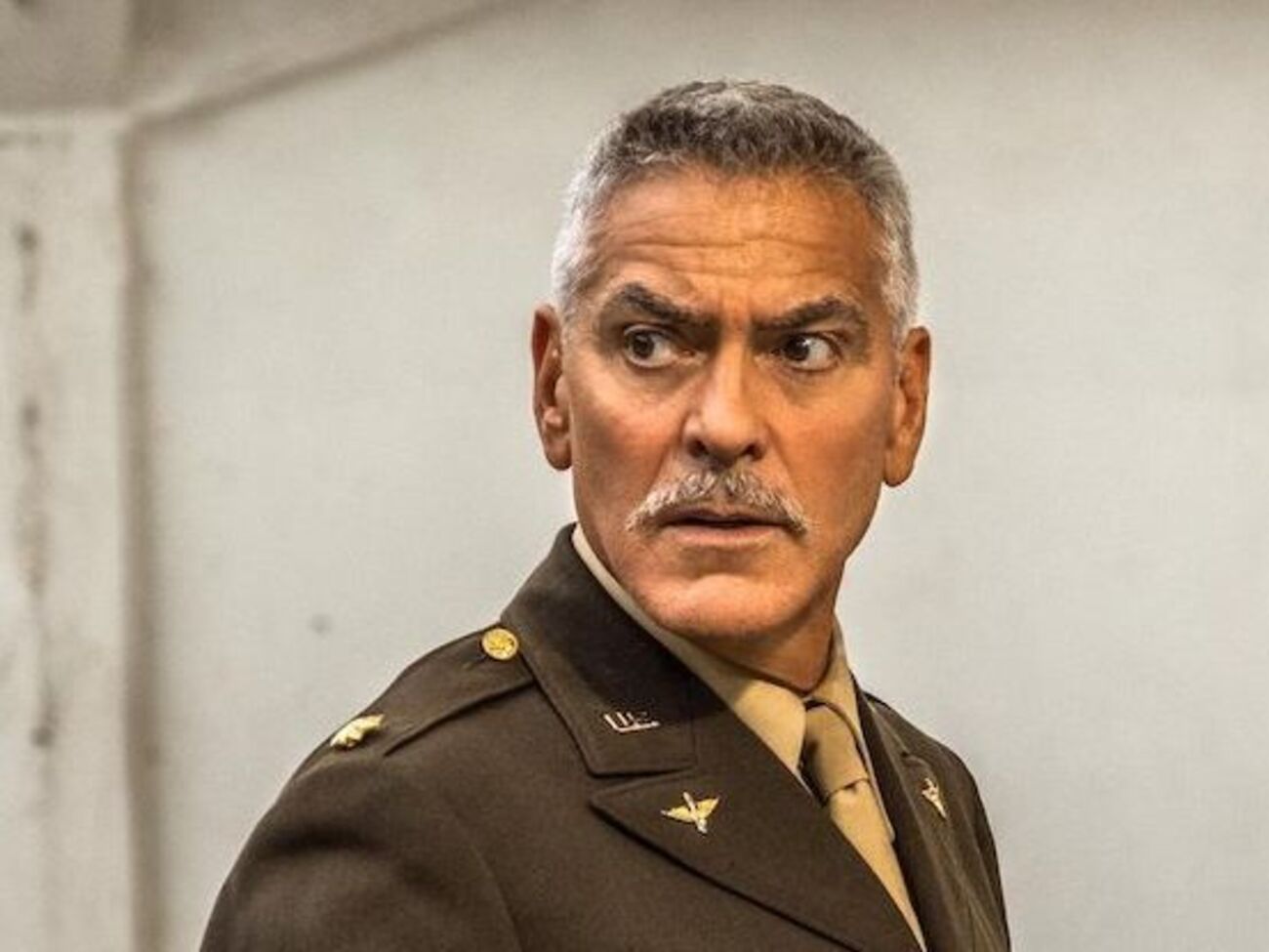 Клуні є режисером проекту і виконує одну з ролей