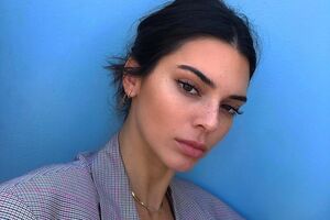 Кендалл Дженнер собрала всю семью для фото