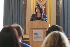 Мелінда Сіммонс заявила, що вже наполегливо вивчає українську мову