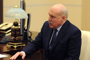 Мезенцеву 59 лет