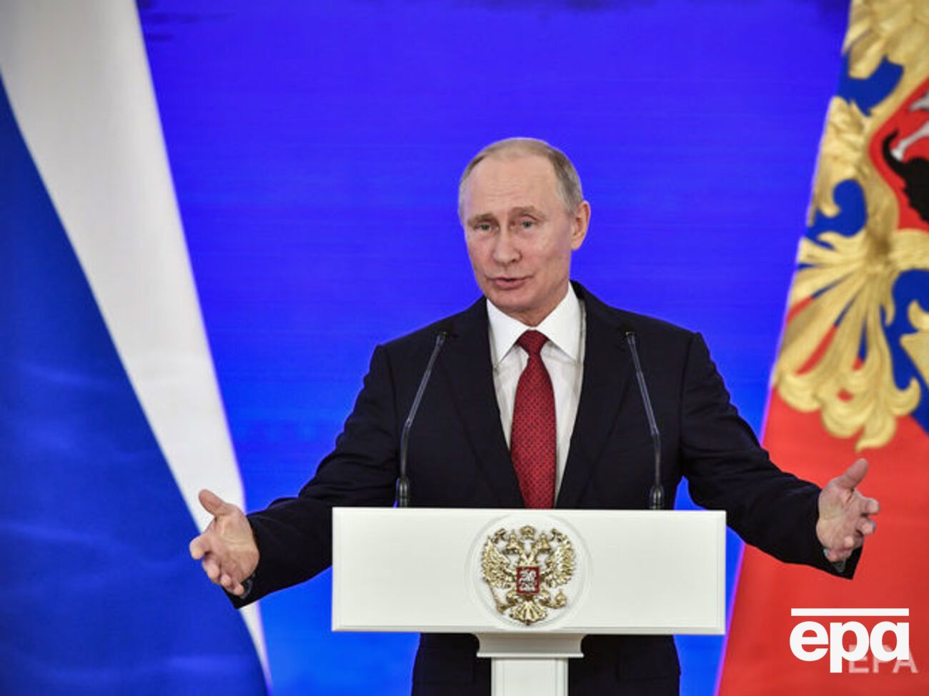 Зеленская отметила, что с Путиным ее муж готов говорить не наедине