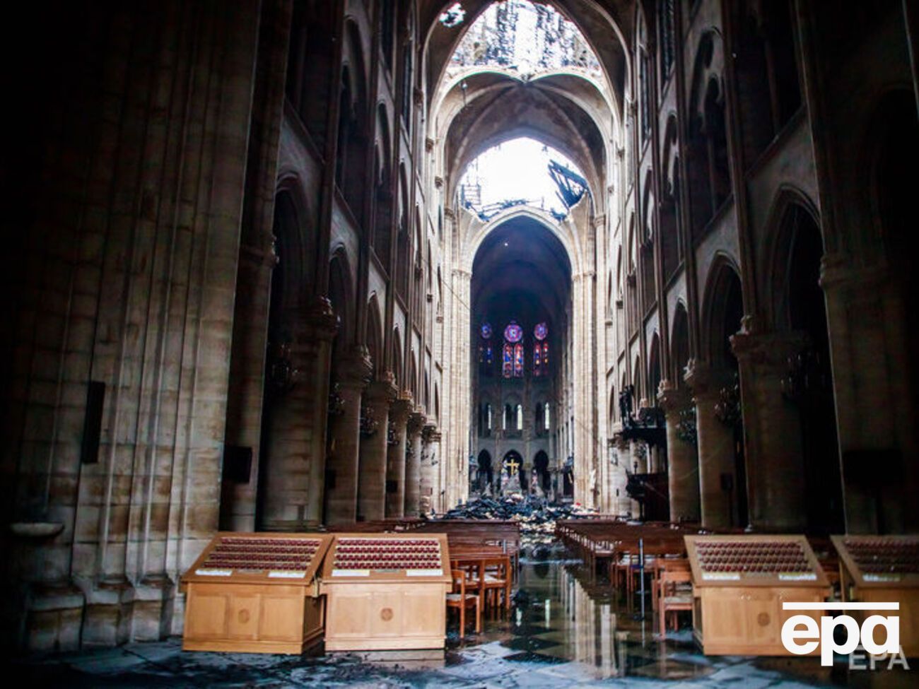 Пожар в соборе вспыхнул 15 апреля