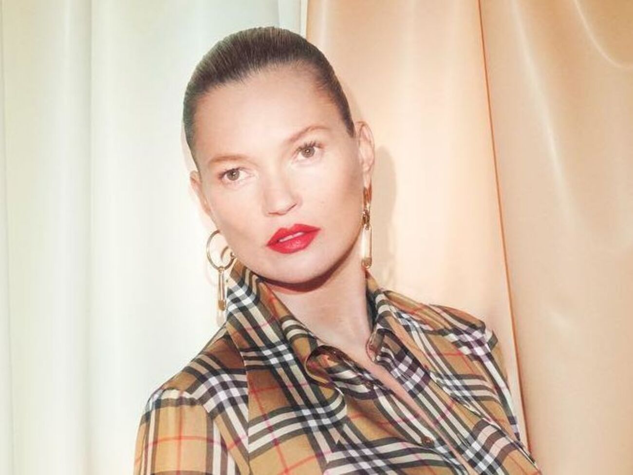 Мосс снялась для трех обложек