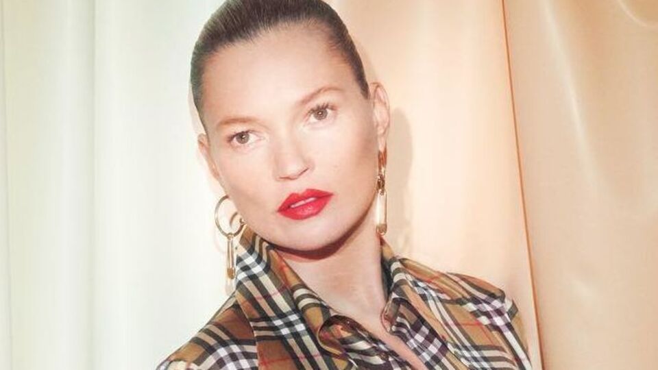 Мосс снялась для трех обложек