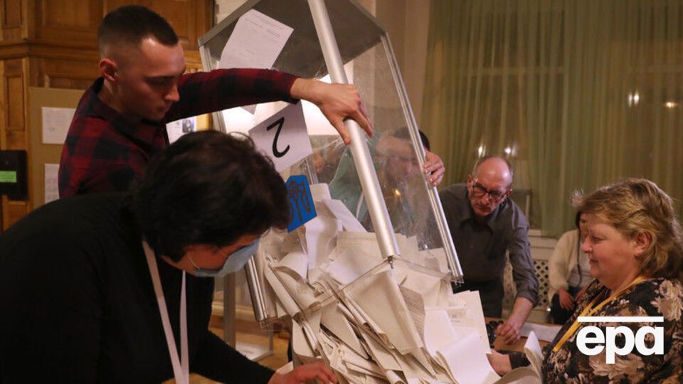 На 80 спеціальних дільницях, створених ЦВК спеціальним указом, голосували винятково військові