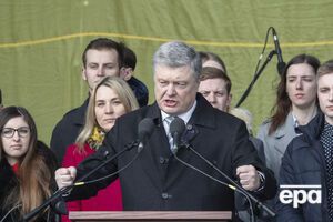 Порошенко сам принял решение согласиться на дебаты на стадионе, сказал Медведев