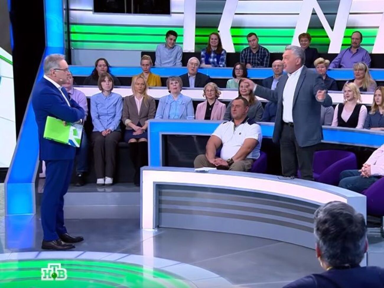 Лойко (справа) о Норкине (слева): Андрей когда-то работал на старом НТВ, был умным, остроумным, честным. Потом приспособился. И вот теперь сломался