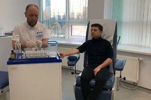 Зеленский сдал кровь