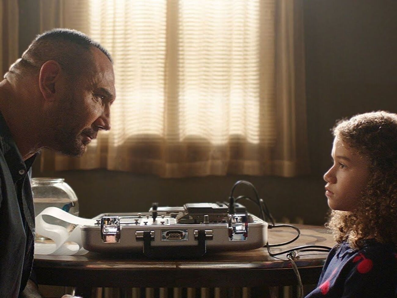 Герой обучит девочку профессии шпиона