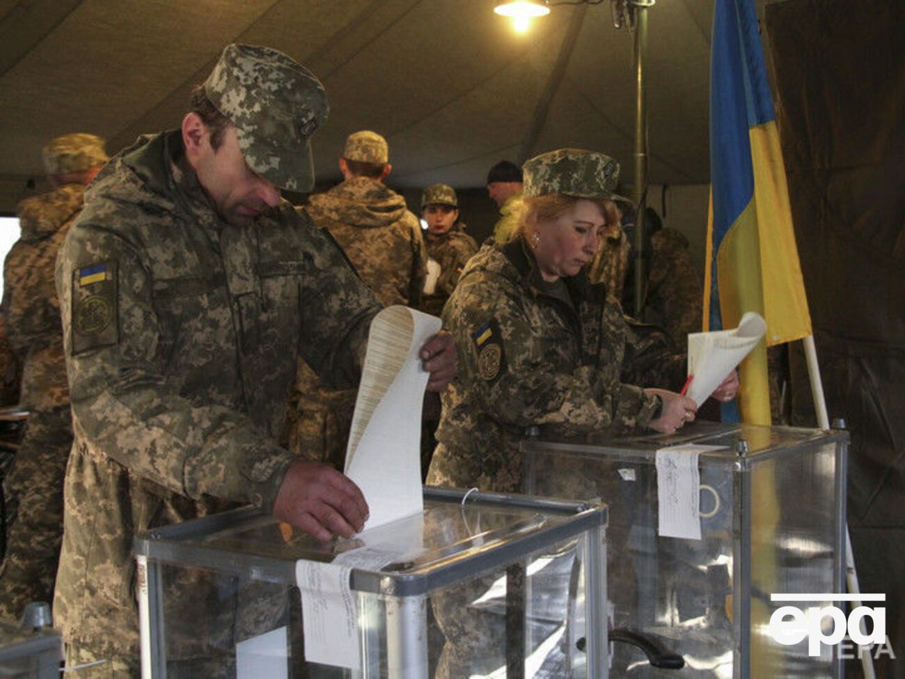 У першому турі президентських виборів на спецдільницях проголосувало більше ніж 36 тис. військових