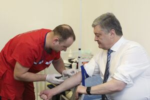 Зразки біоматеріалів у Порошенка взяли 5 квітня
