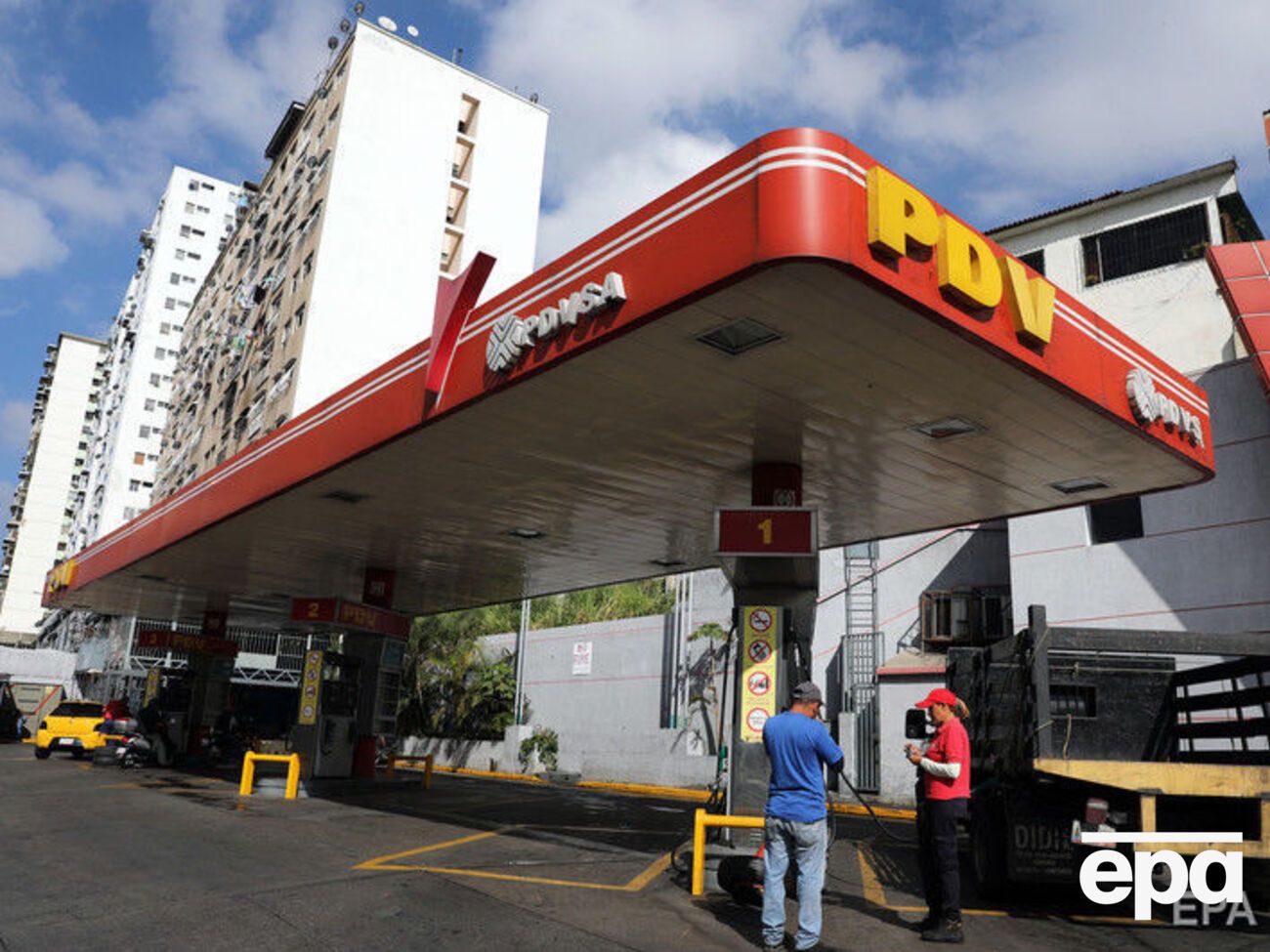 Санкции введены в том числе в отношении 34 судов венесуэльской нефтедобывающей компании PDVSA