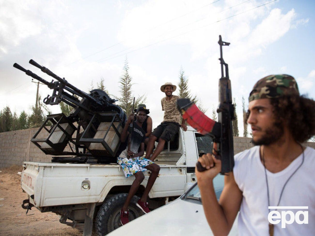 За контроль над Триполи собираются сражаться бойцы сил правительства национального единства и солдаты "тобрукского правительства" маршала Халифы Хафтара