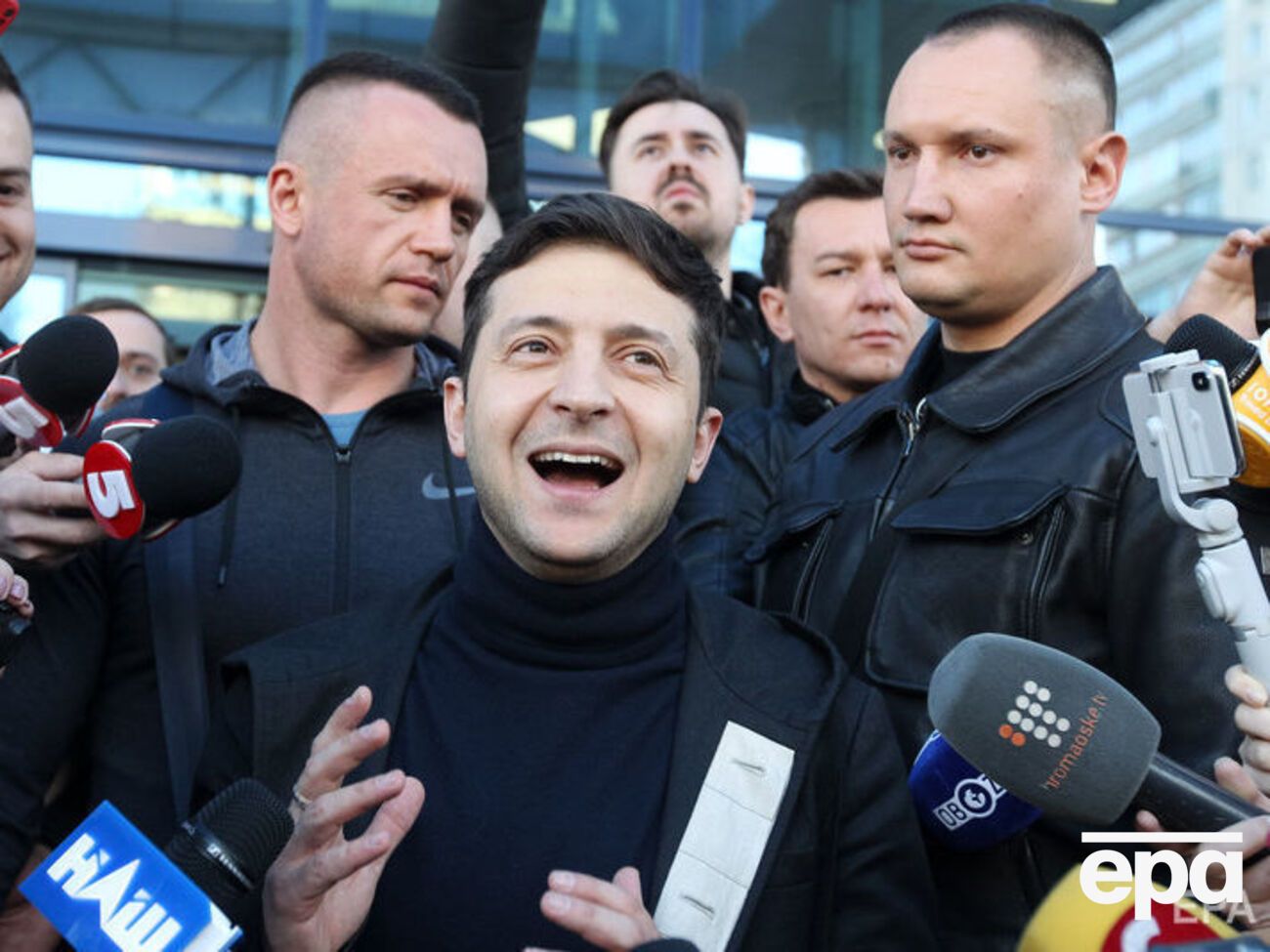 Зеленський пройшов у другий тур виборів