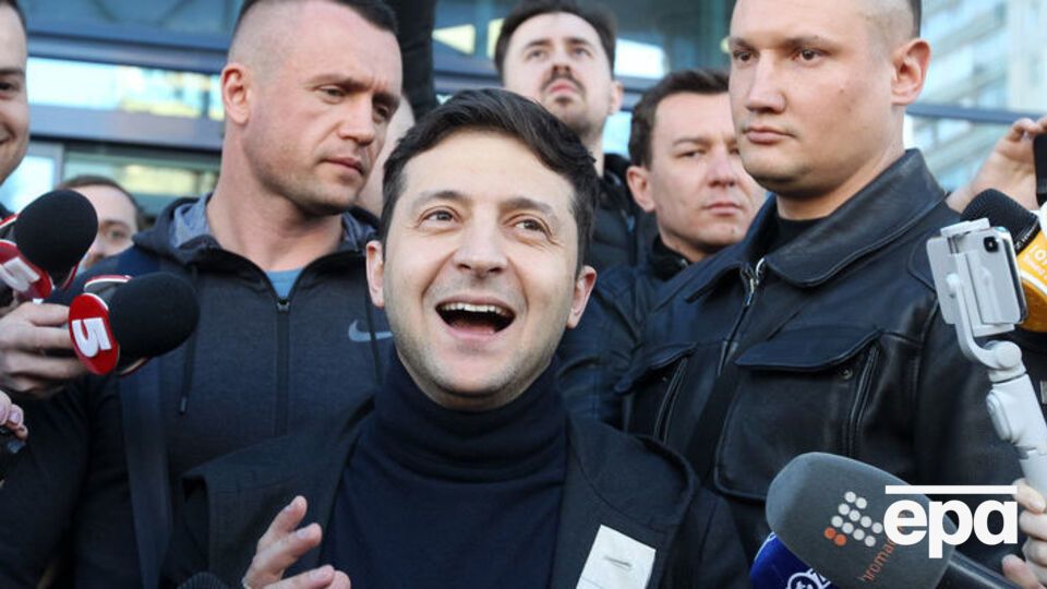Зеленский прошел во второй тур выборов