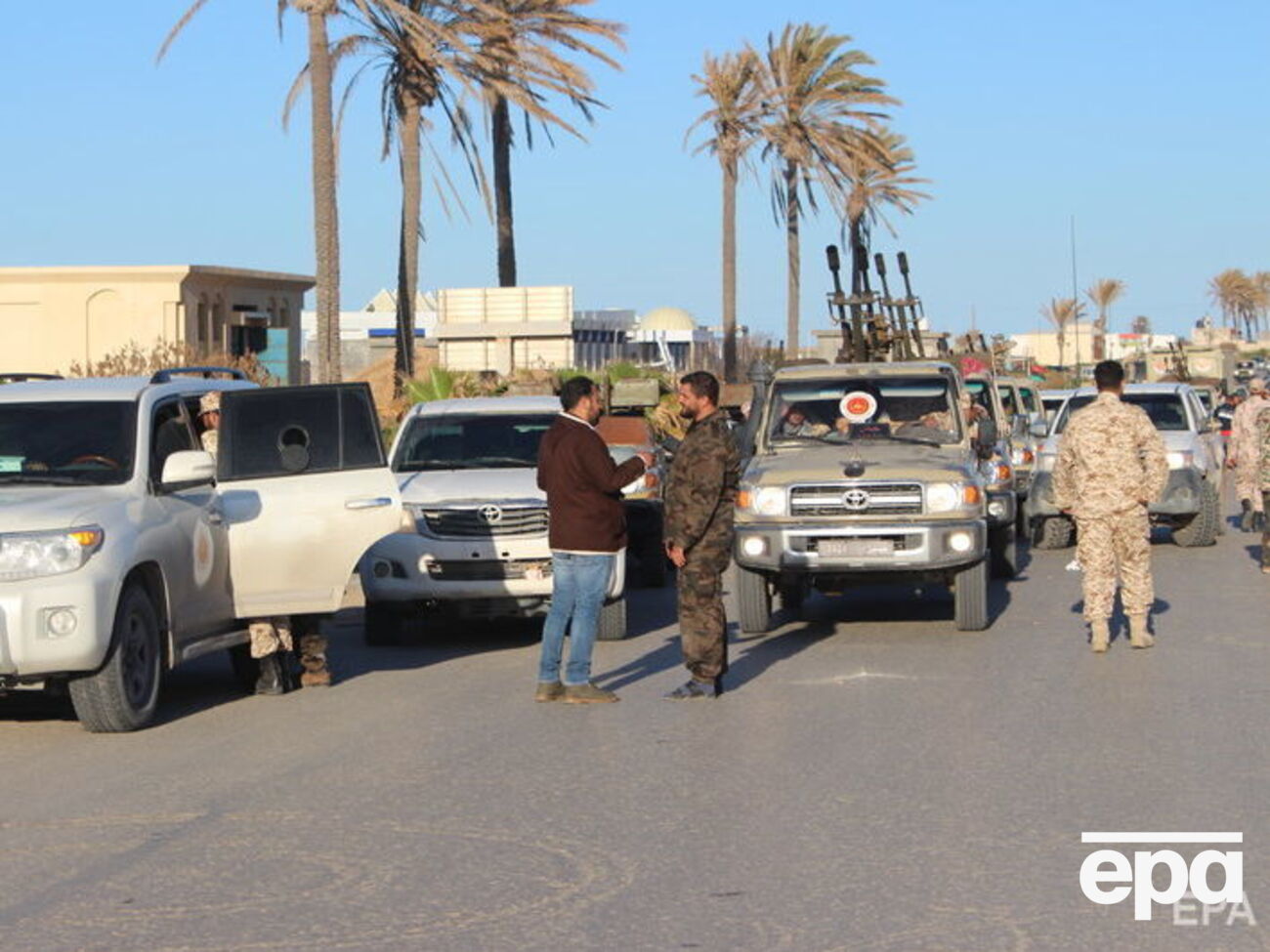 Легитимное правительство подтягивает лояльные ему войска к столице