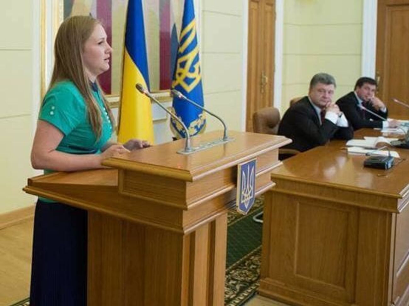 Я не вірю ні Порошенку, ні Зеленському. Але до голосування треба по максимуму витиснути з них те, чого ми не могли добитися п'ять років