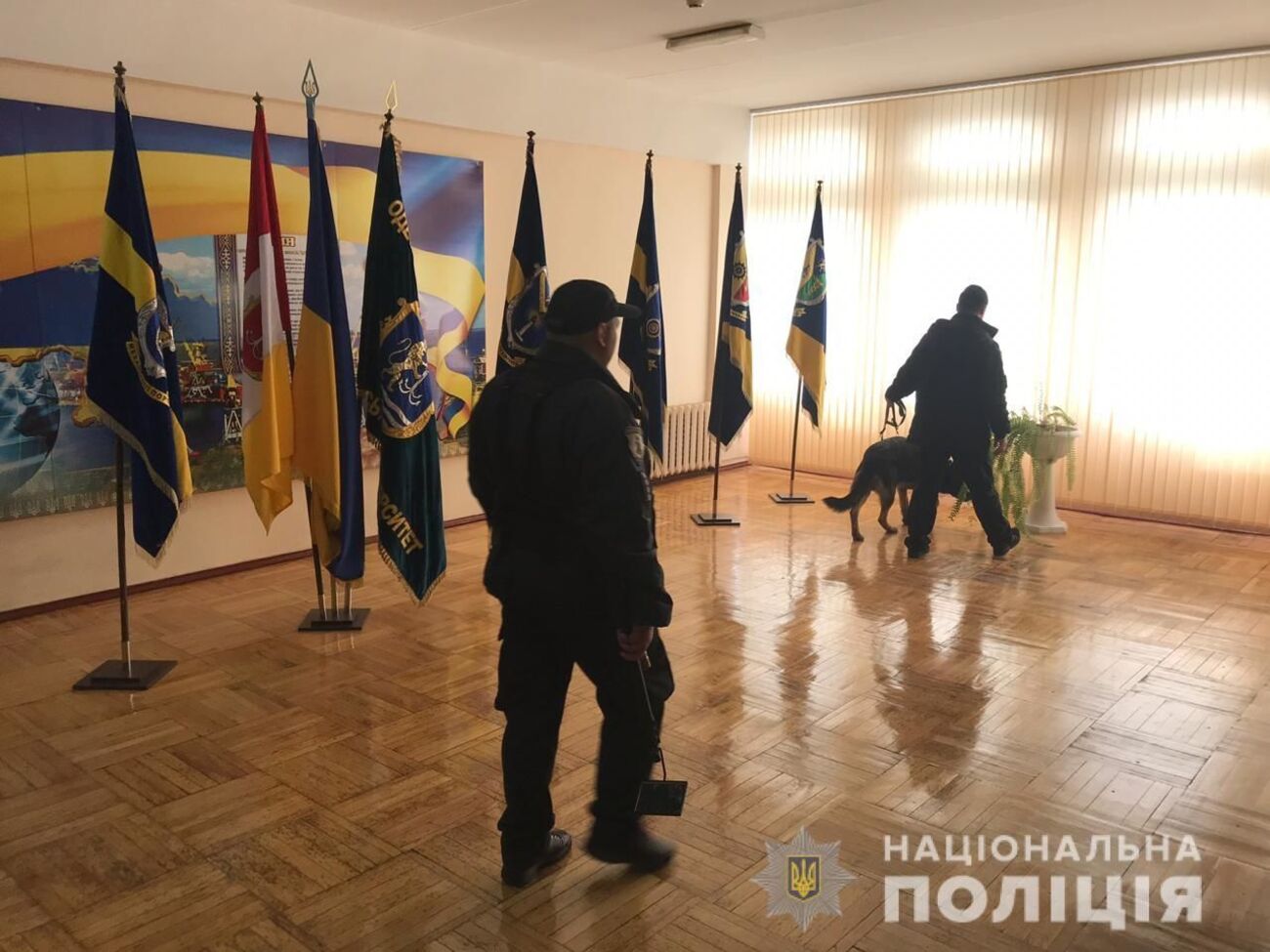 К 14.54 оба учреждения возобновили работу
