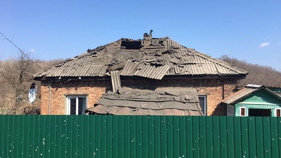 Унаслідок артилерійського обстрілу пошкоджено житловий будинок