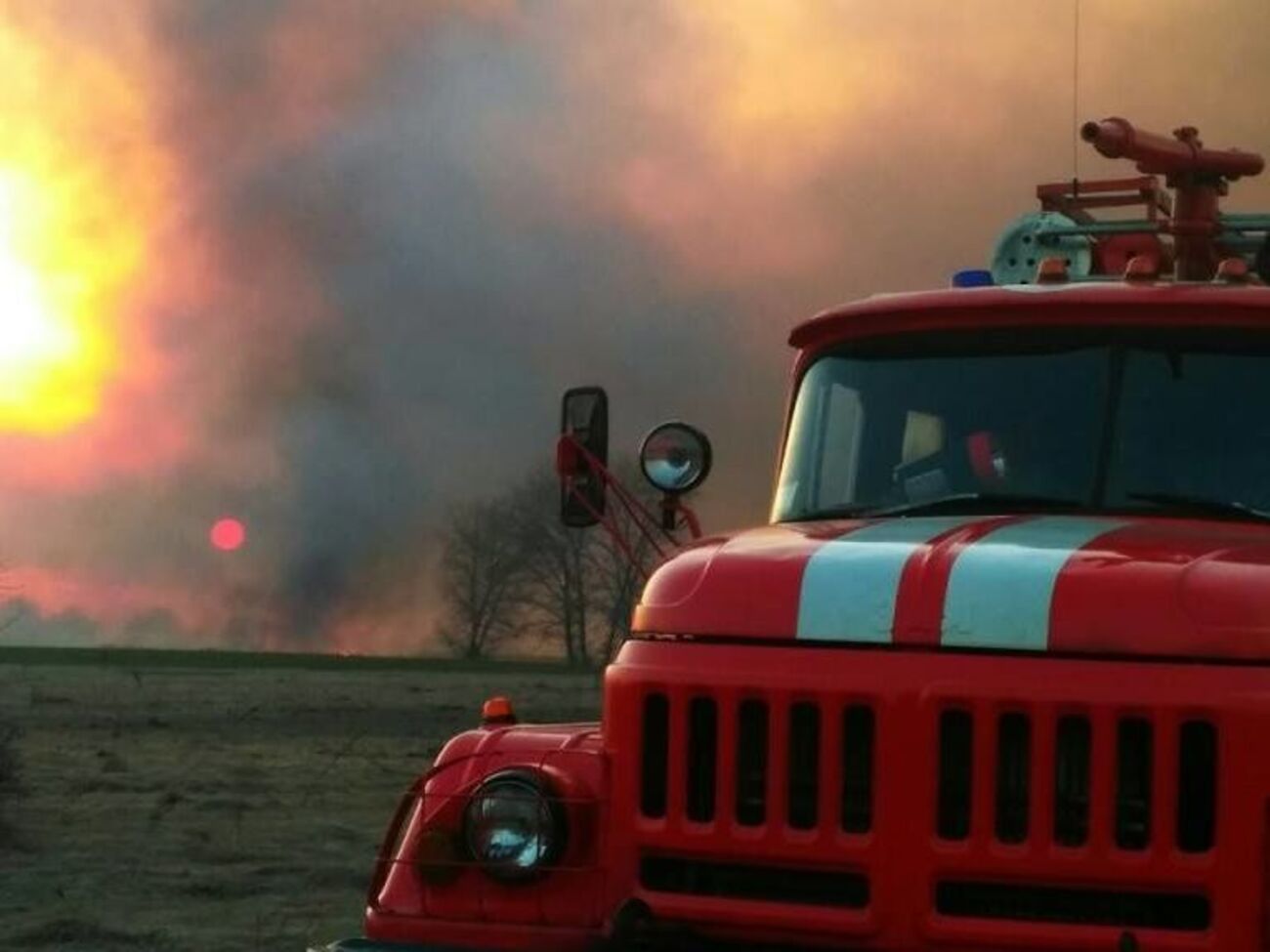 По мнению Семерака, Госслужба по ЧС и экоинспекторы не могут решить проблему пожаров