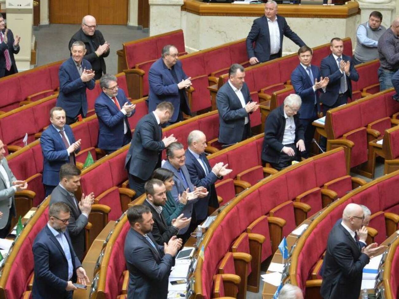 Верховная Рада продолжает рассматривать законопроект о языке