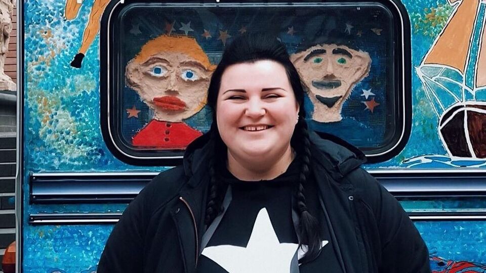 alyona alyona на снимке оказалась в аквариуме