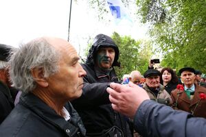 Тищенко вновь досталось на первомайской акции
