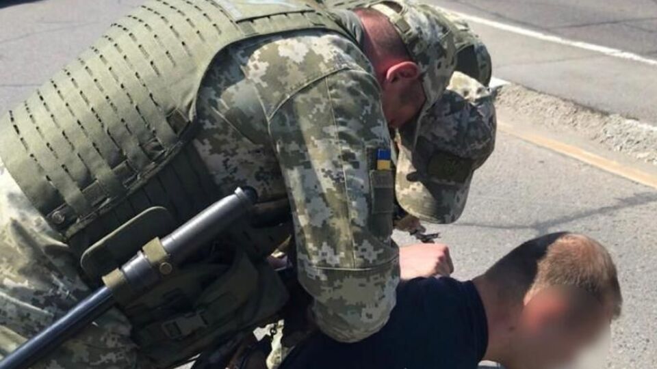 Злоумышленникам грозит уголовная ответственность в виде лишения свободы на срок до 12 лет с конфискацией имущества