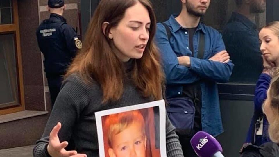 Ребенка матери не отдают